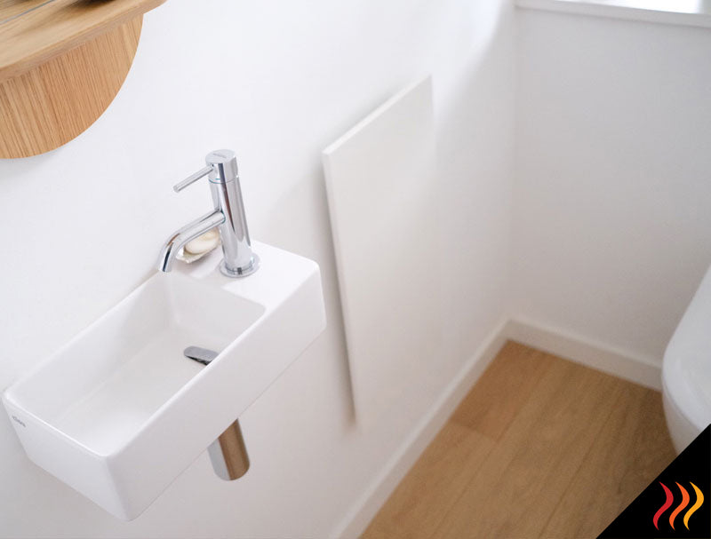 Radiateur de salle de bain plat avec miroir et garniture de raccordement  mural 1600x450 mm blanc ML-Design